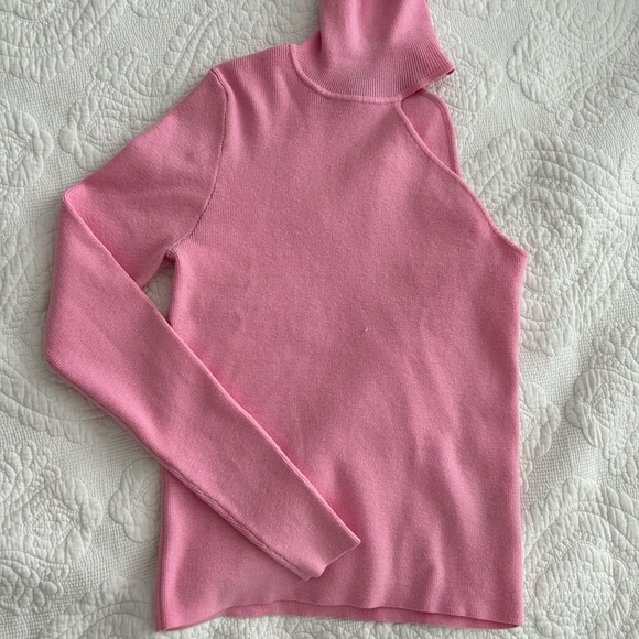 Asymmetric Knit Turtleneck - Picture 2 of 7